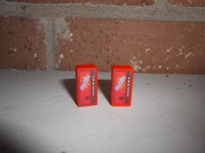 #1011 HO Scale Accessories 1960-1980 Orange Sunkist Machines (2 Per Pack)