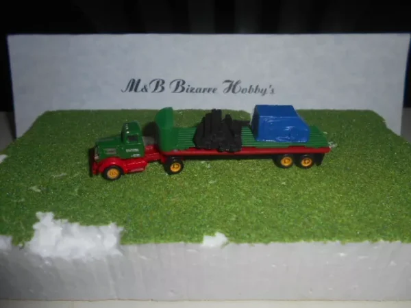 M&B Customized Green & Red Truck & 32' Flat Trailer With Load N Scale #MB00010 - Image 5