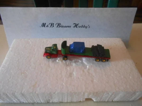 M&B Customized Green & Red Truck & 32' Flat Trailer With Load N Scale #MB00010 - Image 2