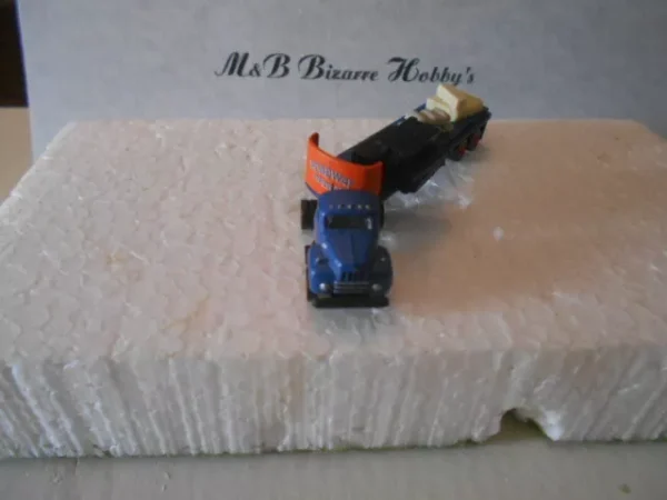 M&B Customized Road Way 32' Flat Trailer With Load N Scale #MB00011 - Image 2