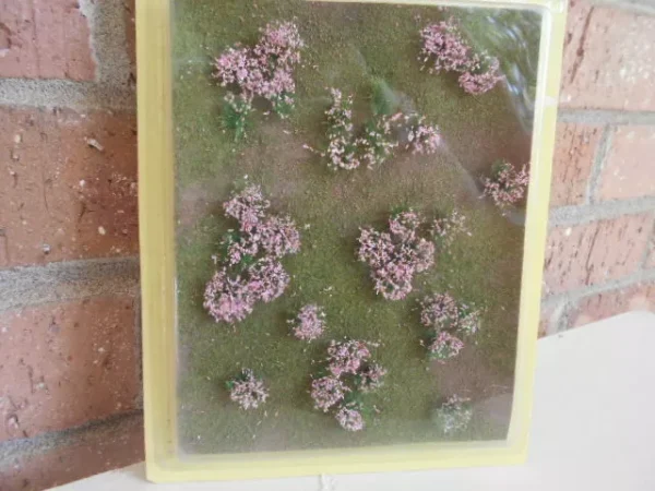 MP Scenery Products Item #70205 HO Scale Flower Meadow Pink 5"x 6-1/8" 1/pk - Image 3