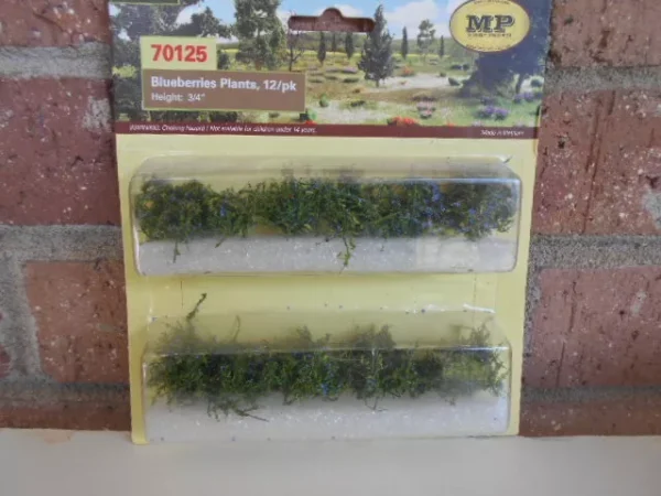 MP Scenery Products item #70125 HO Blueberries Plants 12/PK 5/8" - Image 3