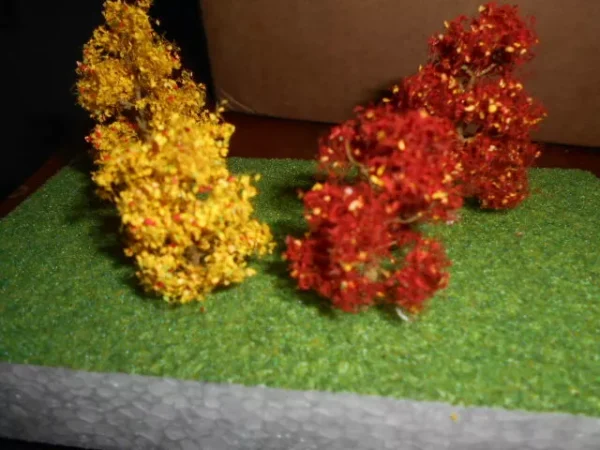 MP Scenery Products item # 70421 N-Scale 2" Autumn Sycamore Premium Trees - Image 8
