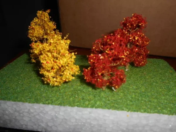 MP Scenery Products item # 70421 N-Scale 2" Autumn Sycamore Premium Trees - Image 7