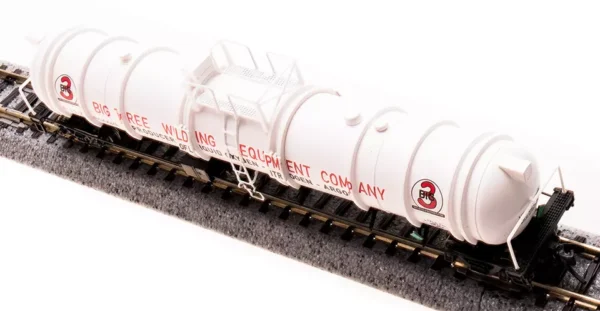 BWL #6314 Broadway Limited HO SCALE Cryogenic Tank Car Big 3 Welding Equip, 2-pk - Image 2