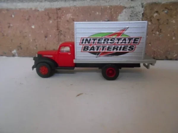 CLASSIC METAL WORKS HO Scale 41/46 Chevrolet Int. Ste. Batterie Box Truck #30319 - Image 5