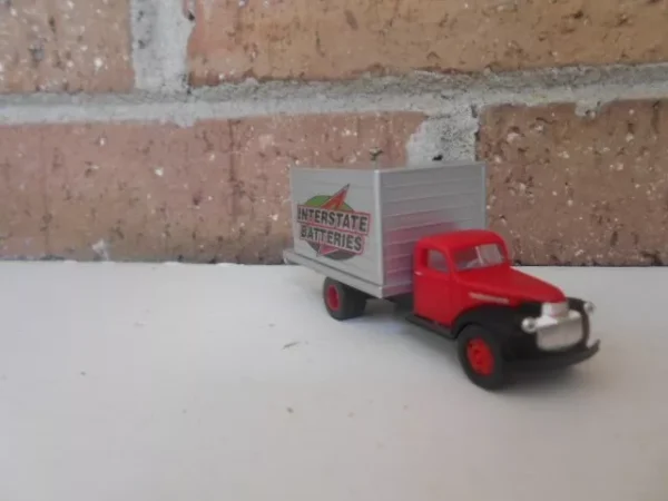CLASSIC METAL WORKS HO Scale 41/46 Chevrolet Int. Ste. Batterie Box Truck #30319
