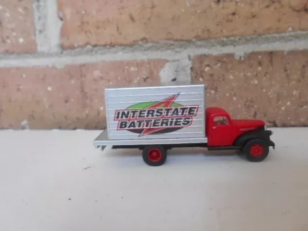 CLASSIC METAL WORKS HO Scale 41/46 Chevrolet Int. Ste. Batterie Box Truck #30319 - Image 3