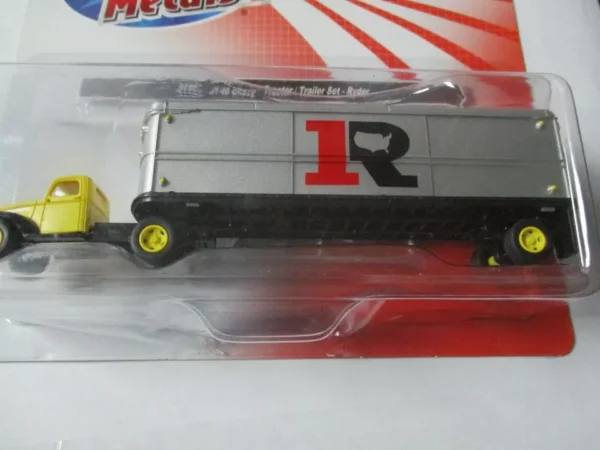Classic Metal Works Ho 41/46 Chevy Tractor Ryder #31167 - Image 6